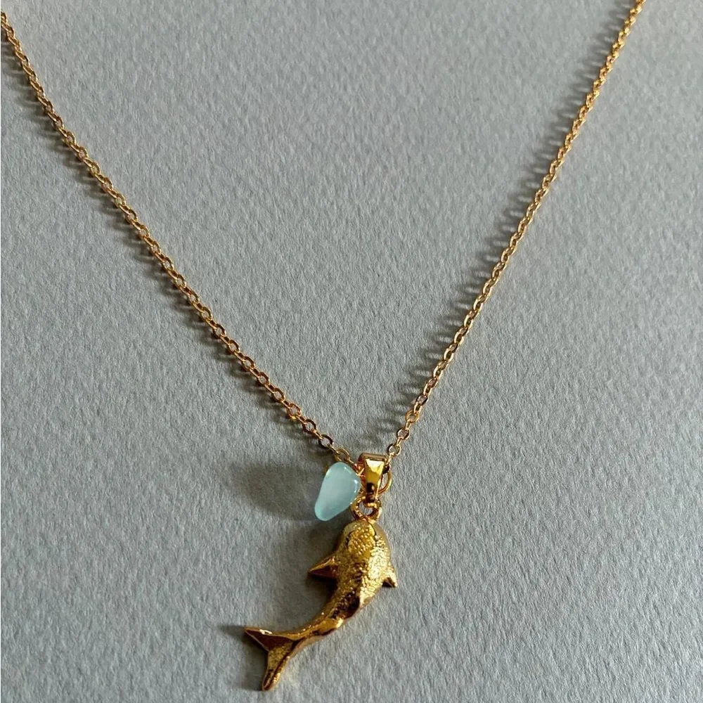 Gold Fish Pendant Necklace M571 - Picture 3 of 3